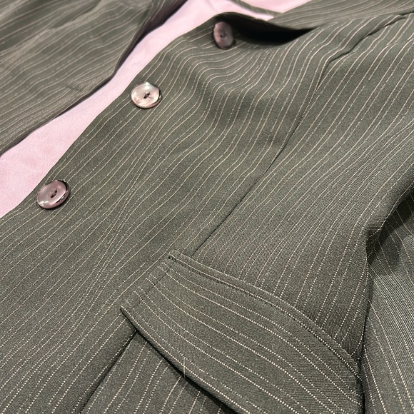 Attractive 3 piece ladies suit set! - Picture 3 of 15